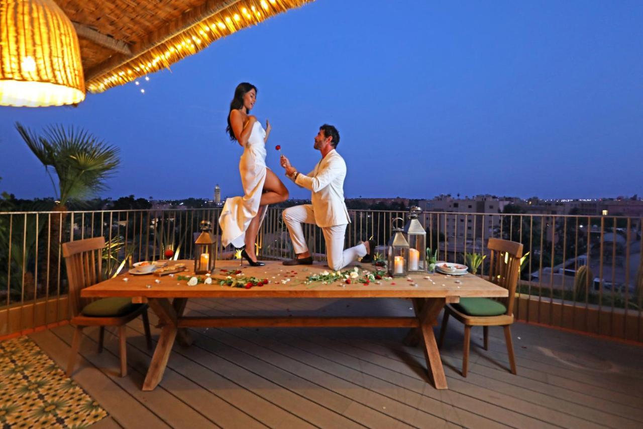 Hotel Jadali & Spa Marrakesz Zewnętrze zdjęcie A man proposing to a woman